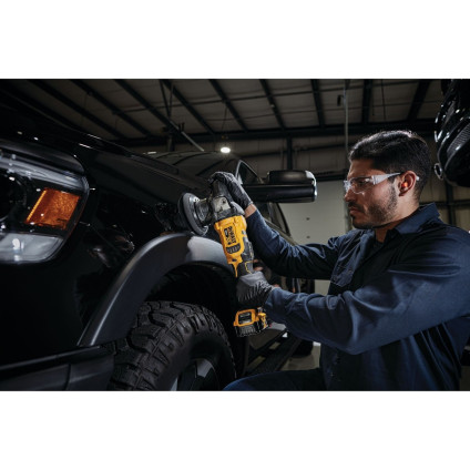 Полировальная машина DeWalt DCM848P2 (с 2-мя АКБ, сумка)