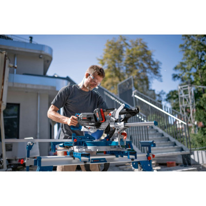 Торцовочная пила Bosch GCM 18V-216 DC 0601B47000 (без АКБ)