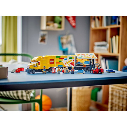 Конструктор LEGO City 60440 Желтый грузовик для доставки