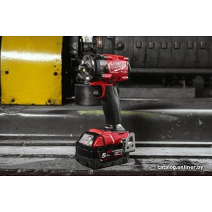 Гайковерт Milwaukee M18 FIW2F12-502X 4933478444 (с 2-мя АКБ, кейс)
