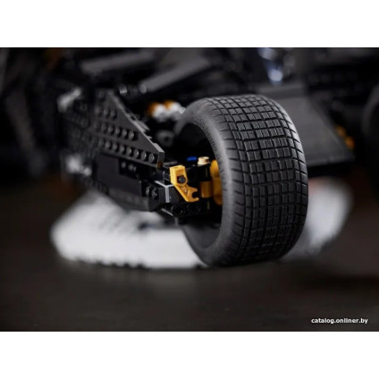 Конструктор LEGO DC Batman 76240 Бэтмобиль Тумблер