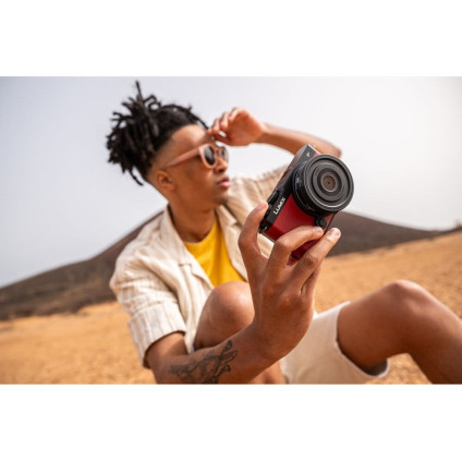 Беззеркальный фотоаппарат Panasonic Lumix S9 Body (красный)