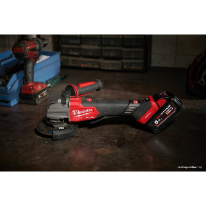 Угловая шлифмашина Milwaukee M18 Fuel One-Key M18FSAGSVO125X-502X 4933493553 (с 2-мя АКБ 5 Ач, кейс)