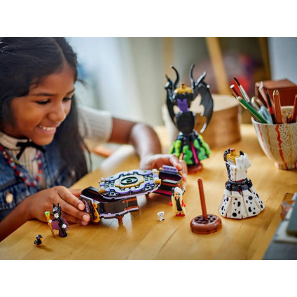 Конструктор LEGO Disney Princess Платья Малефисенты и Круэллы Де Виль 43262