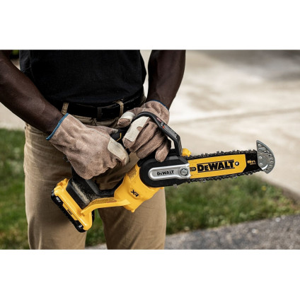Аккумуляторная пила DeWalt DCMPS520P1 (с 1-им АКБ)