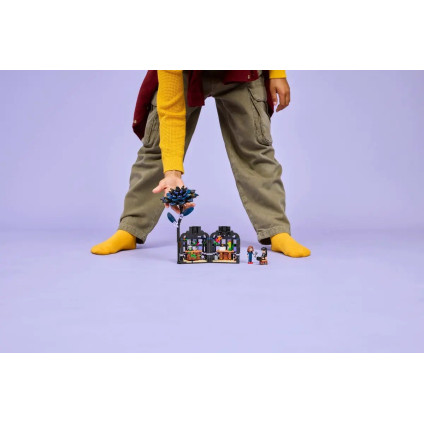 Конструктор LEGO Wednesday 76784 Черный георгин