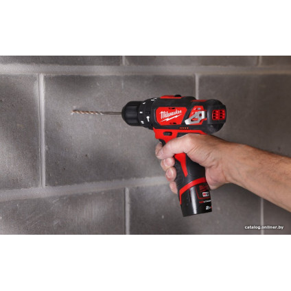Ударная дрель-шуруповерт Milwaukee M12 BPD-202C 4933441940 (с 2-мя АКБ, кейс)