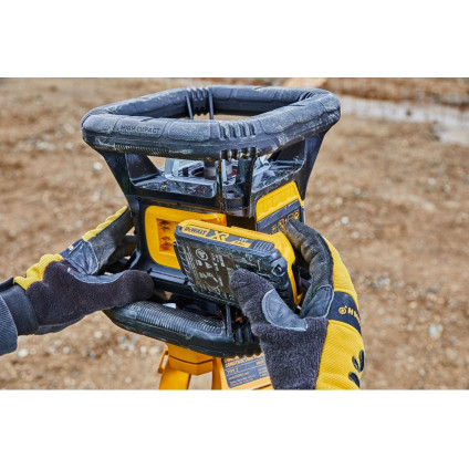 Лазерный нивелир DeWalt DCE080D1GS (с 1-им АКБ, кейс)