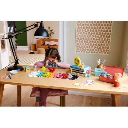 Конструктор LEGO Classic Креативная коробочка счастья 11042