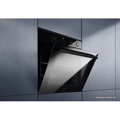 Электрический духовой шкаф Electrolux EOC6P77H
