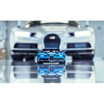 Конструктор LEGO Technic 42083 Bugatti Chiron