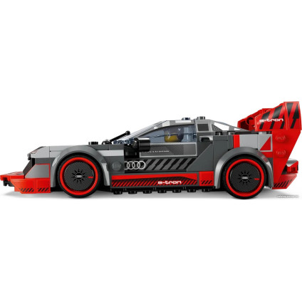 Конструктор LEGO Speed Champions 76921 Гоночный автомобиль Audi S1 e-tron quattro
