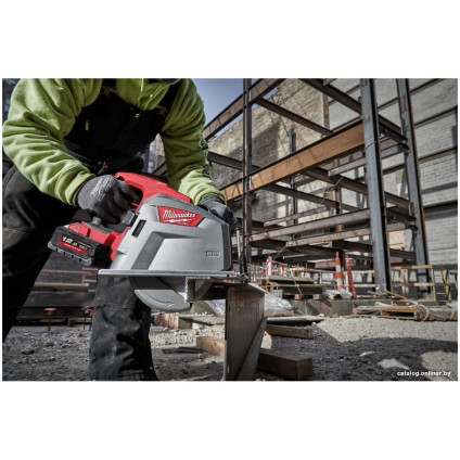 Дисковая (циркулярная) пила Milwaukee Fuel M18 FMCS66-0C 4933472110 (без АКБ, кейс)