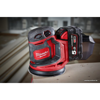 Эксцентриковая шлифмашина Milwaukee M18 BOS125-502B 4933464229 (с 2-мя АКБ, сумка)