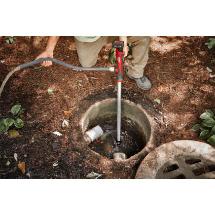 Садовый насос Milwaukee M12 BSWP-0 (без АКБ)