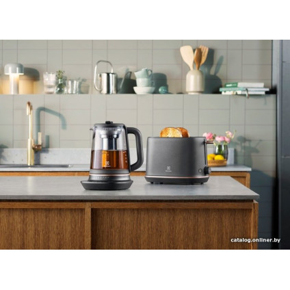 Электрический чайник Electrolux E7GK1-8BP
