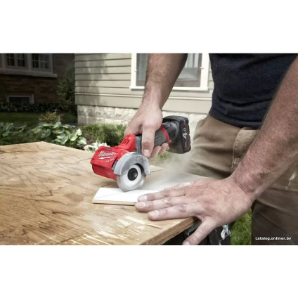 Монтажная (отрезная) пила Milwaukee M12 FCOT-422X Fuel 4933464619 (с 2-мя АКБ, кейс)