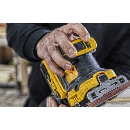 Виброшлифмашина DeWalt DCW200N (без АКБ)