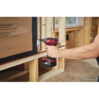 Винтоверт Milwaukee M18 BID-402C 4933443580 (с 2-мя АКБ, кейс)