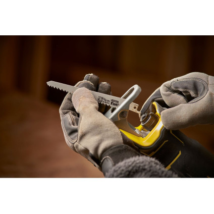 Сабельная пила Stanley SFMCS310B (без АКБ)