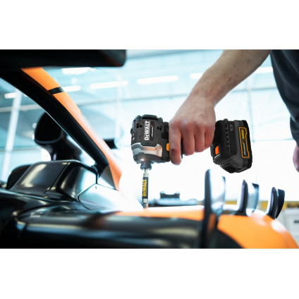 Винтоверт DeWalt DCF85ME2GT (с 2-мя АКБ, кейс)