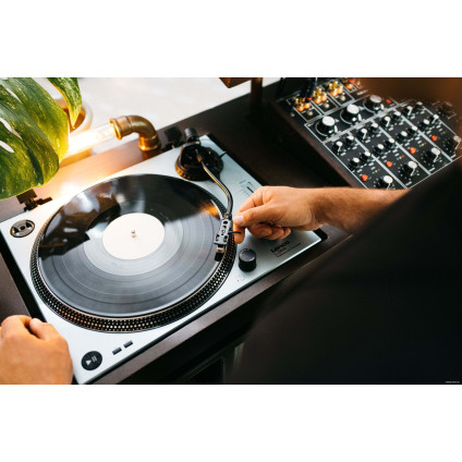 Виниловый проигрыватель Lenco L-3809 (металлик)