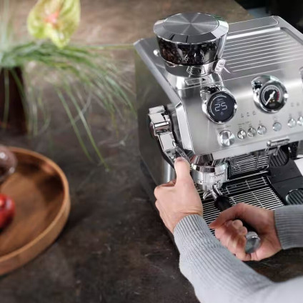 Кофейная станция DeLonghi La Specialista Maestro with Cold Brew EC9885M