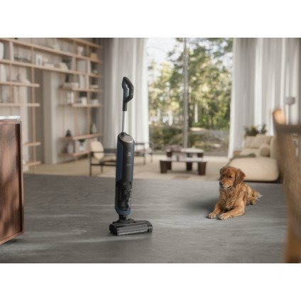 Вертикальный моющий пылесос Electrolux Aqua Ultimate 800 Wet&Dry EW81U3DB