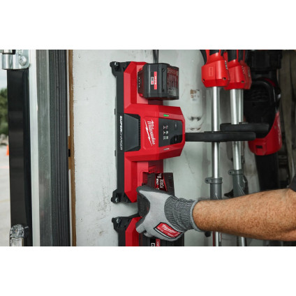 Зарядное устройство Milwaukee M18MDBSC 4932498557 (18В)