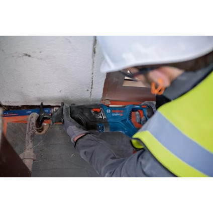 Сабельная пила Bosch GSA 18V-28 Professional 06016C0000 (без АКБ)