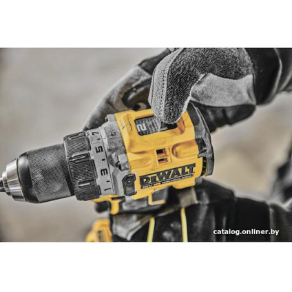 Дрель-шуруповерт DeWalt DCD800P2T (с 2-мя АКБ, кейс)