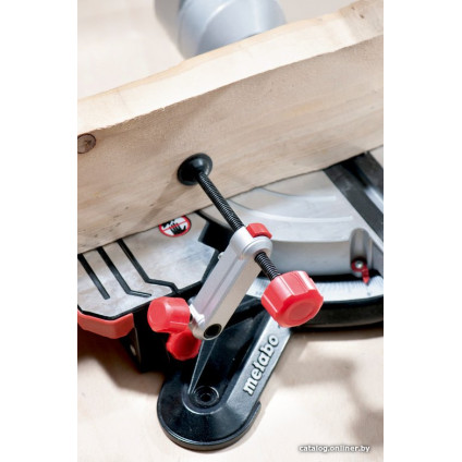 Торцовочная пила Metabo KGSV 216 M 619261000