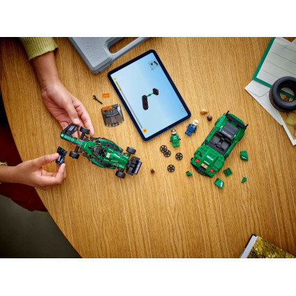 Конструктор LEGO Speed Champions 76925 Гоночные автомобили Aston Martin Valkyrie AMR Pro и Aston Martin Vantage GT3