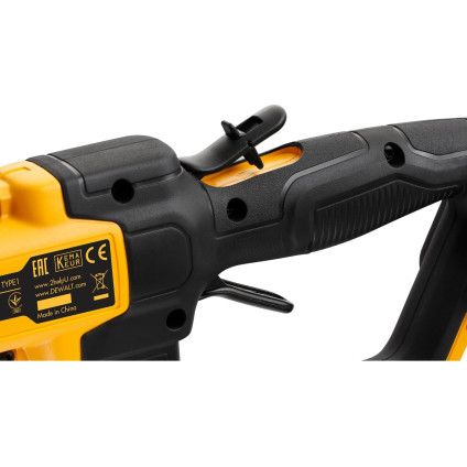 Высоторез DeWalt DCMPH566P1 (с 1-им АКБ)