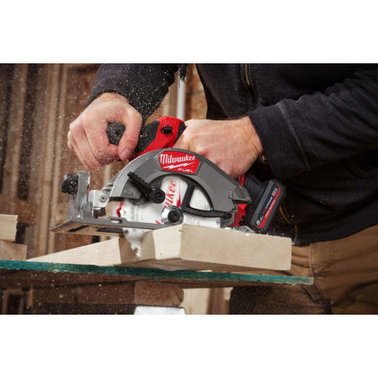 Дисковая (циркулярная) пила Milwaukee M12 FCS442-502X 4933493489 (с 2-мя АКБ, кейс)