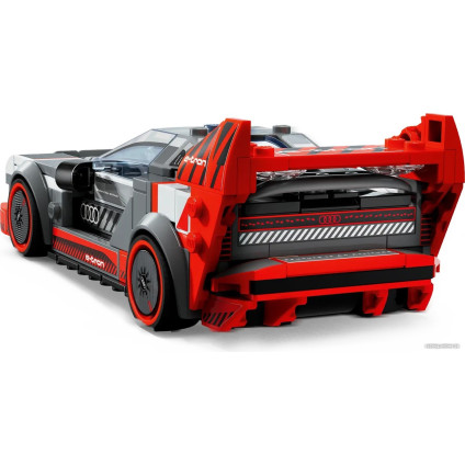 Конструктор LEGO Speed Champions 76921 Гоночный автомобиль Audi S1 e-tron quattro