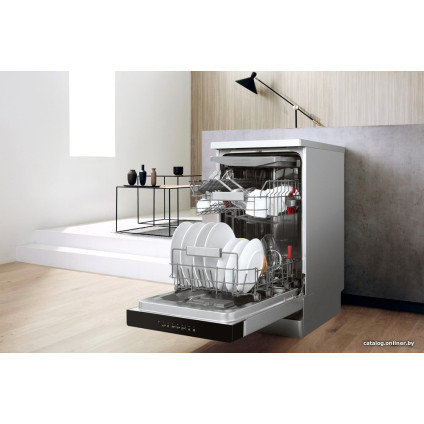 Отдельностоящая посудомоечная машина Whirlpool WSFO 3O23 PFX