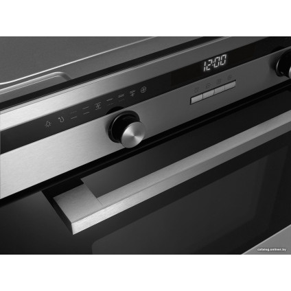 Электрический духовой шкаф Concept ETV7460SS