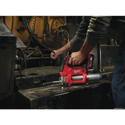 Шприц для смазки Milwaukee M18 GG-0 4933440493 (без АКБ)