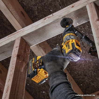 Ударная дрель-шуруповерт DeWalt DCD999NT (без АКБ, кейс)