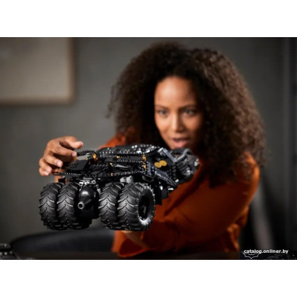 Конструктор LEGO DC Batman 76240 Бэтмобиль Тумблер