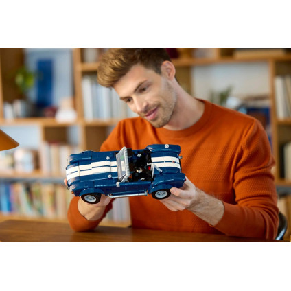 Конструктор LEGO Icons 10357 Shelby Cobra 427 S/C