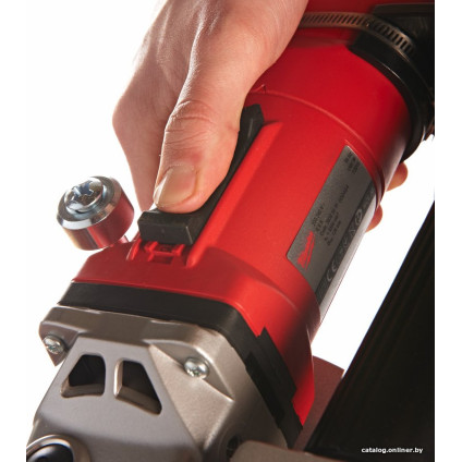 Штроборез Milwaukee WCE 30 [4933383855]