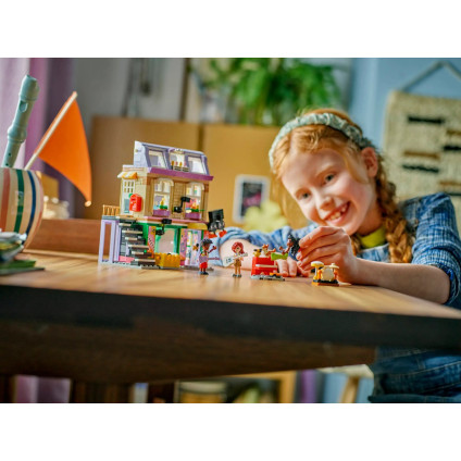 Конструктор LEGO Friends Музыкальный магазин и квартира 42653