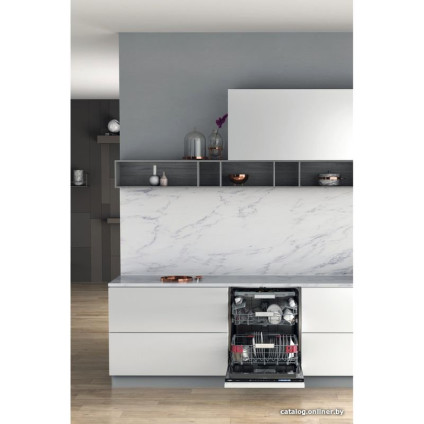 Встраиваемая посудомоечная машина Whirlpool WIF 5O41 PLEGTS