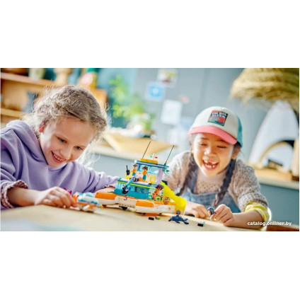 Конструктор LEGO Friends Морская спасательная лодка 41734