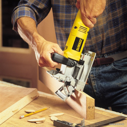 Шпоночный (ламельный) фрезер DeWalt DW682K