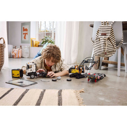 Конструктор LEGO Technic Грузовик Volvo FMX и электрический экскаватор EC230 42175