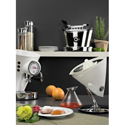 Рожковая кофеварка Bugatti 15-DIVAC1 (белый)