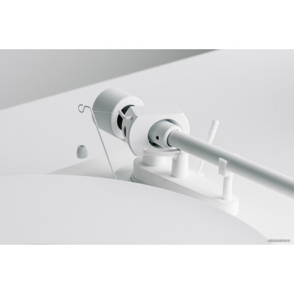 Виниловый проигрыватель Pro-Ject Debut PRO White Edition